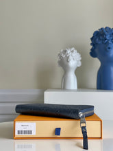 Load image into Gallery viewer, Louis Vuitton Zippy Wallet