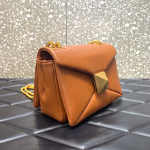 Load image into Gallery viewer, Valentino One Stud Bag With Chain