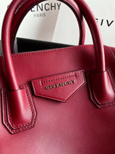Load image into Gallery viewer, Givenchy Medium Antigona Soft Bag In Smooth Leather