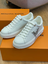 Load image into Gallery viewer, Louis Vuitton Time Out Sneakers