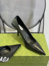 Load image into Gallery viewer, Gucci The Hacker Project Knife Pump