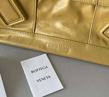 Load image into Gallery viewer, Bottega Veneta Arco Medium Bag