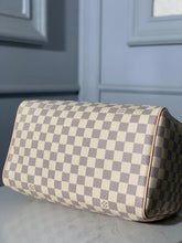 Load image into Gallery viewer, Louis Vuitton Speedy Bag 30 - LUXURY KLOZETT