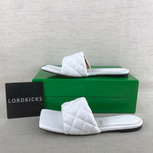 Load image into Gallery viewer, Bottega Veneta Lido Sandals