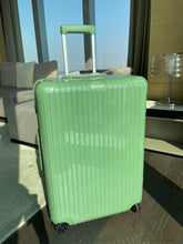 Load image into Gallery viewer, Rimowa Large Essential Suitcase