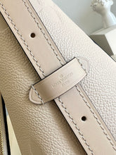 Load image into Gallery viewer, Louis Vuitton Carryall PM Bag
