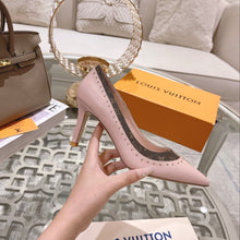 Load image into Gallery viewer, Louis Vuitton Signature Pump
