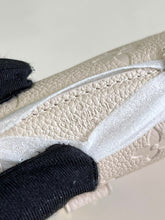 Load image into Gallery viewer, Louis Vuitton Micro Metis Bag