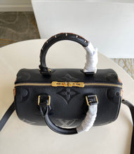 Load image into Gallery viewer, Louis Vuitton Speedy Bandouliere Bag 25