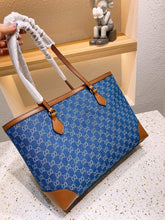 Load image into Gallery viewer, Gucci Ophidia Medium Tote Bag - LUXURY KLOZETT