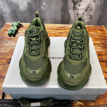 Load image into Gallery viewer, Balenciaga Triple S Sneakers