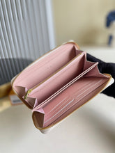Load image into Gallery viewer, Louis Vuitton Zippy Wallet