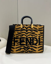 Load image into Gallery viewer, Fendi Sunshine Shopper Meduim Bag