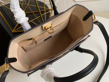 Load image into Gallery viewer, Louis Vuitton On My Side MM Bag