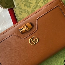 Load image into Gallery viewer, Gucci Diana Continental Wallet