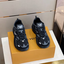 Load image into Gallery viewer, Louis Vuitton Runner Tatic Sneakers