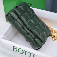 Load image into Gallery viewer, Bottega Veneta Chain Cassette Bag