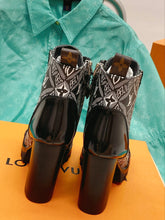 Load image into Gallery viewer, Louis Vuitton Star Trail Ankle Boots