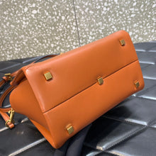 Load image into Gallery viewer, Valentino One Stud Small Bag