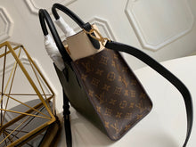 Load image into Gallery viewer, Louis Vuitton On My Side MM Bag