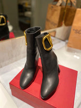 Load image into Gallery viewer, Valentino Boots