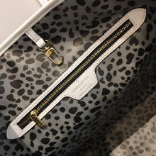 Load image into Gallery viewer, Louis Vuitton Neverfull MM Bag