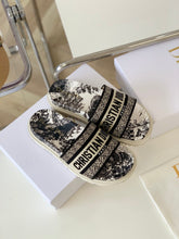 Load image into Gallery viewer, Christian Dior Dway Slide