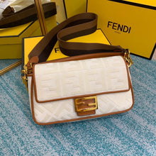 Load image into Gallery viewer, Fendi Baguette Bag
