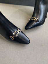 Load image into Gallery viewer, Gucci Pointed Cat heel Boots