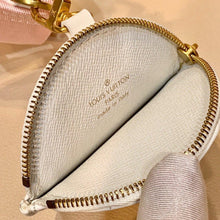 Load image into Gallery viewer, Louis Vuitton New Wave Multi Pochette Bag - LUXURY KLOZETT