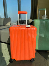 Load image into Gallery viewer, Rimowa Large Essential Suitcase