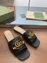 Load image into Gallery viewer, Gucci Double G Slide Sandal