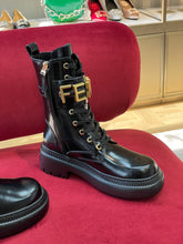 Load image into Gallery viewer, Fendi Fendigraphy Boots