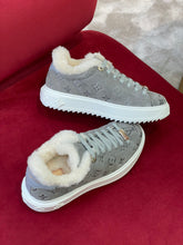Load image into Gallery viewer, Louis Vuitton Time Out Sneakers
