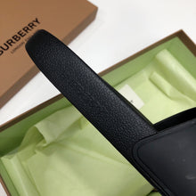 Load image into Gallery viewer, Burberry Men Slides