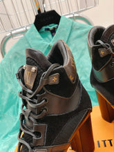 Load image into Gallery viewer, Louis Vuitton Star Trail Ankle Boots