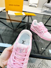 Load image into Gallery viewer, Louis Vuitton Trainer Sneakers
