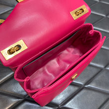 Load image into Gallery viewer, Valentino One Stud Bag With Chain
