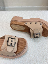 Load image into Gallery viewer, Christian Dior Diorquake Strap Slide