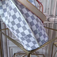 Load image into Gallery viewer, Louis Vuitton Girolata Bag