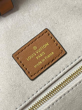 Load image into Gallery viewer, Louis Vuitton OnTheGo MM Bag