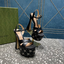 Load image into Gallery viewer, Gucci Interlocking G Studs Sandal