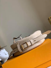 Load image into Gallery viewer, Louis Vuitton Boite Chapeau Souple MM Bag - LUXURY KLOZETT