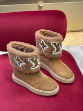Load image into Gallery viewer, Louis Vuitton Snow DropFlat Ankle Boots