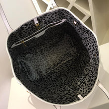 Load image into Gallery viewer, Louis Vuitton Neverfull MM Bag