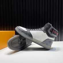Load image into Gallery viewer, Louis Vuitton Rivoli Sneakers