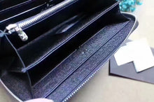 Load image into Gallery viewer, Louis Vuitton Zippy Wallet