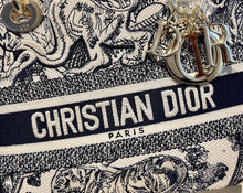 Load image into Gallery viewer, Christian Dior Medium Lady D Lite Bag
