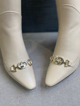 Load image into Gallery viewer, Gucci Pointed Cat heel Boots