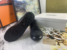 Load image into Gallery viewer, Alexander McQueen Low Top Sneakers - LUXURY KLOZETT